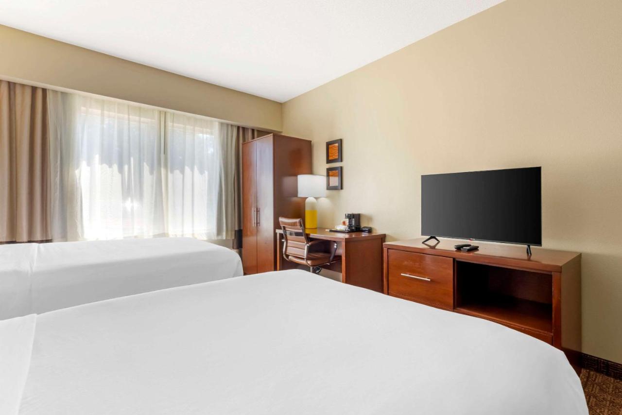 Superior Queen Suite with Two Queen Beds - Non-Smoking at Comfort Suites Near Vancouver Mall