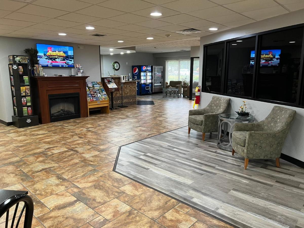 | Greenlight Inn & Suites St James