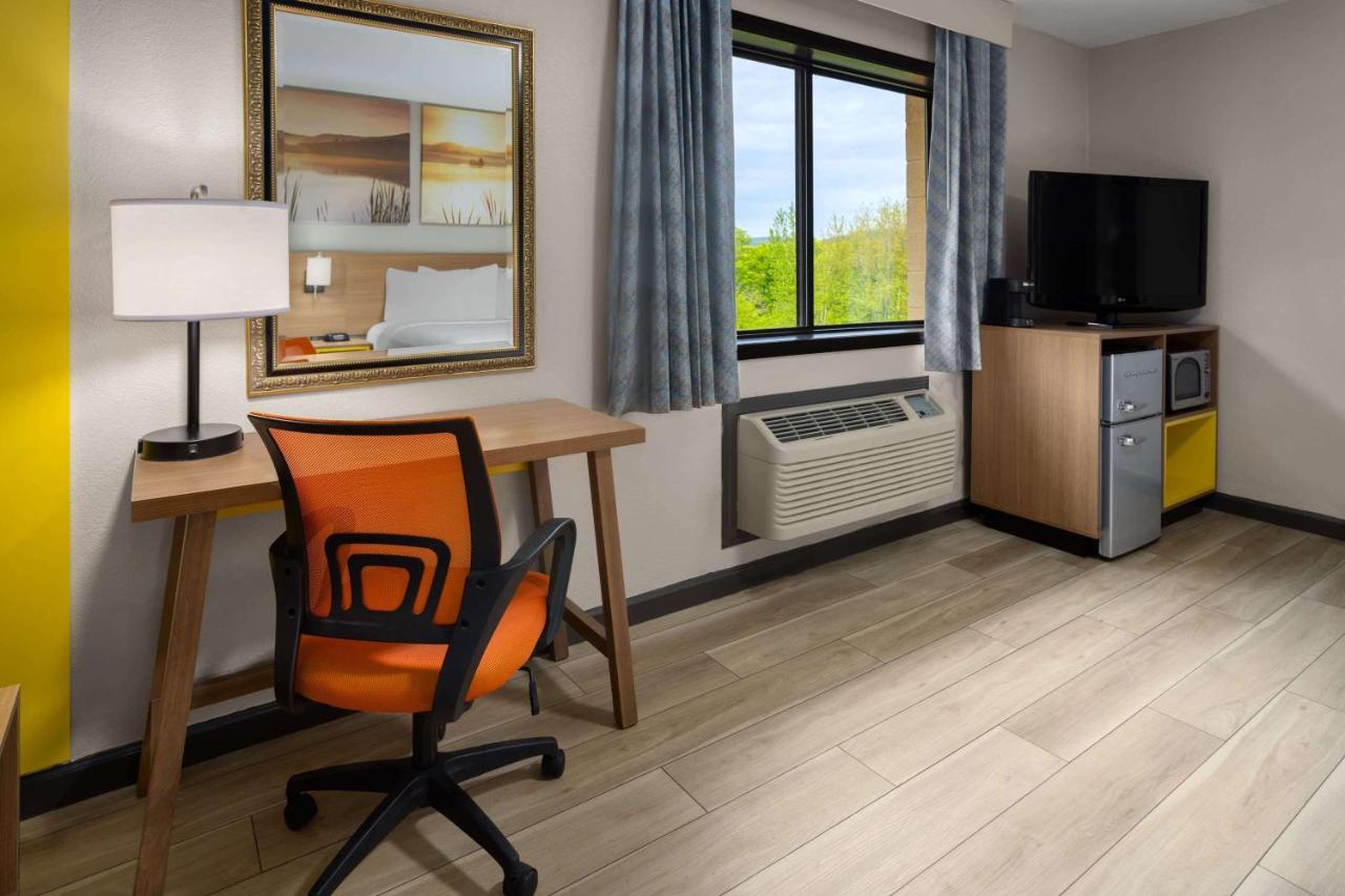 | Days Inn by Wyndham Wurtsboro