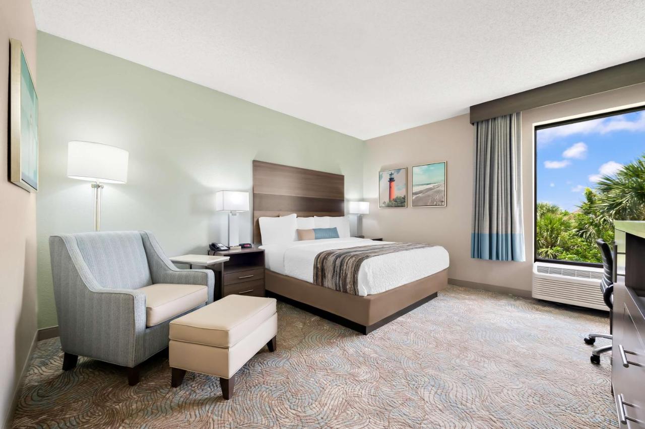 Deluxe King Room - Non-Smoking at Best Western Intracoastal Inn