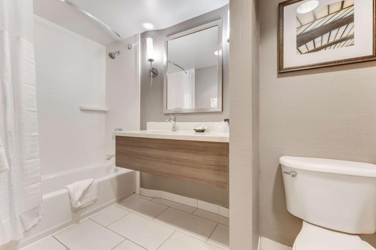 Deluxe Two Doubles at Sonesta Anaheim Resort Area