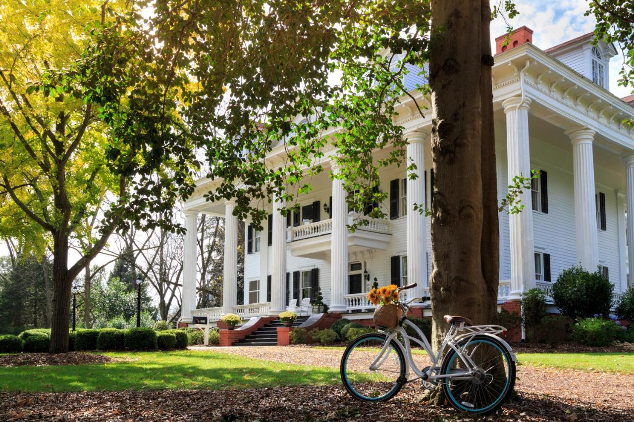 | The Twelve Oaks Bed & Breakfast