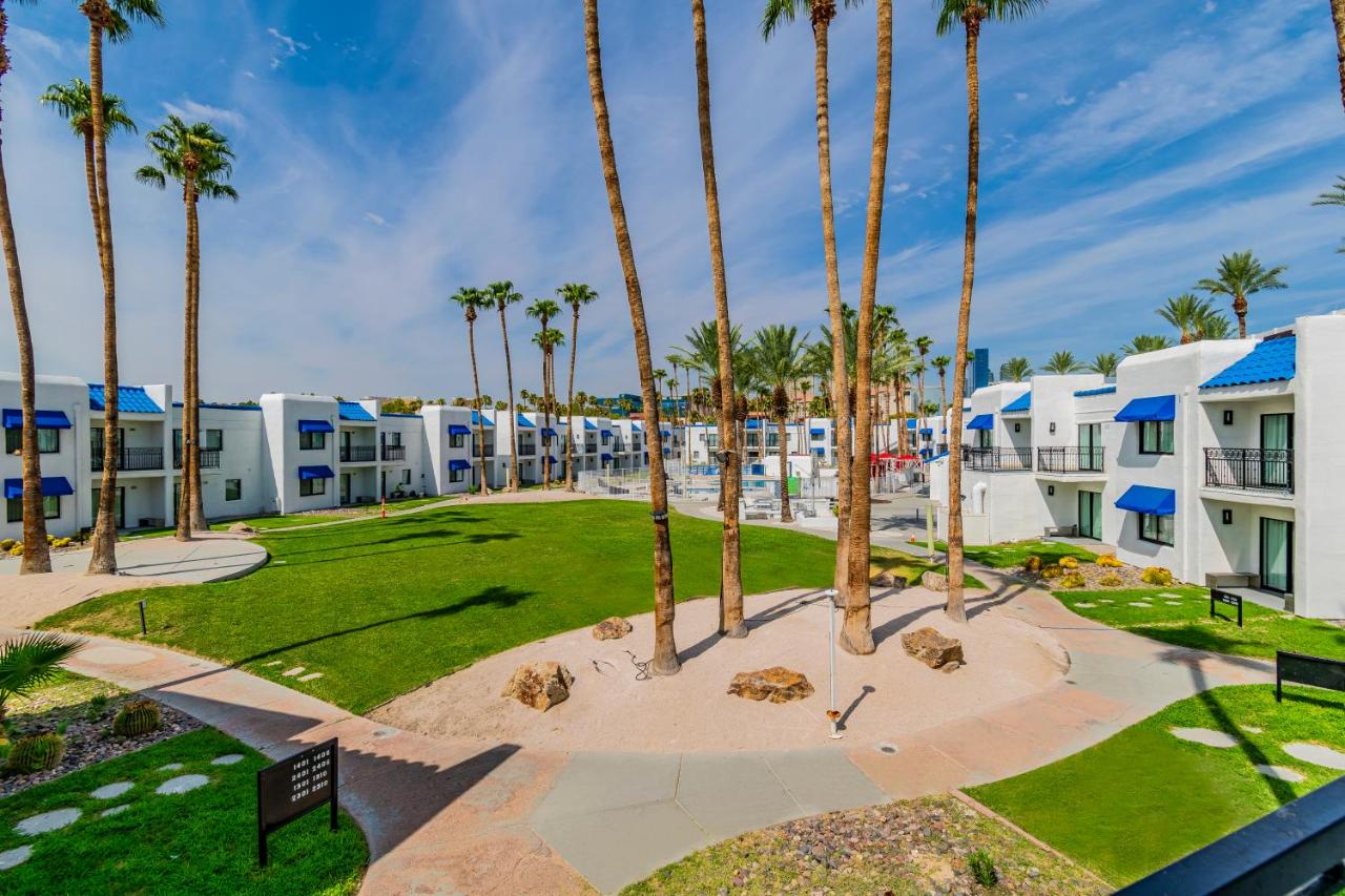 RKV KING ROOM WITH COURTYARD VIEW at Serene Vegas Boutique Hotel