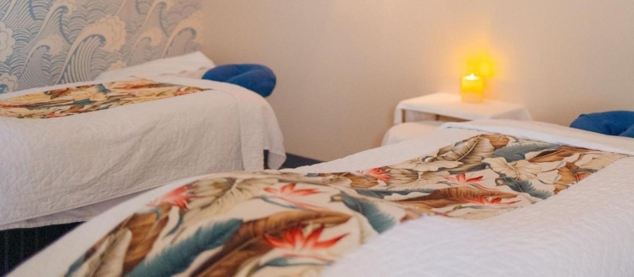 | Royal Lahaina Resort & Bungalows