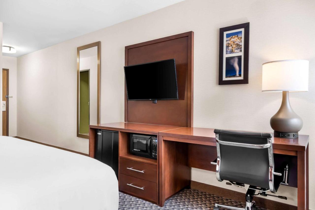 King Room - Non-Smoking at Comfort Inn at Buffalo Bill Village Resort