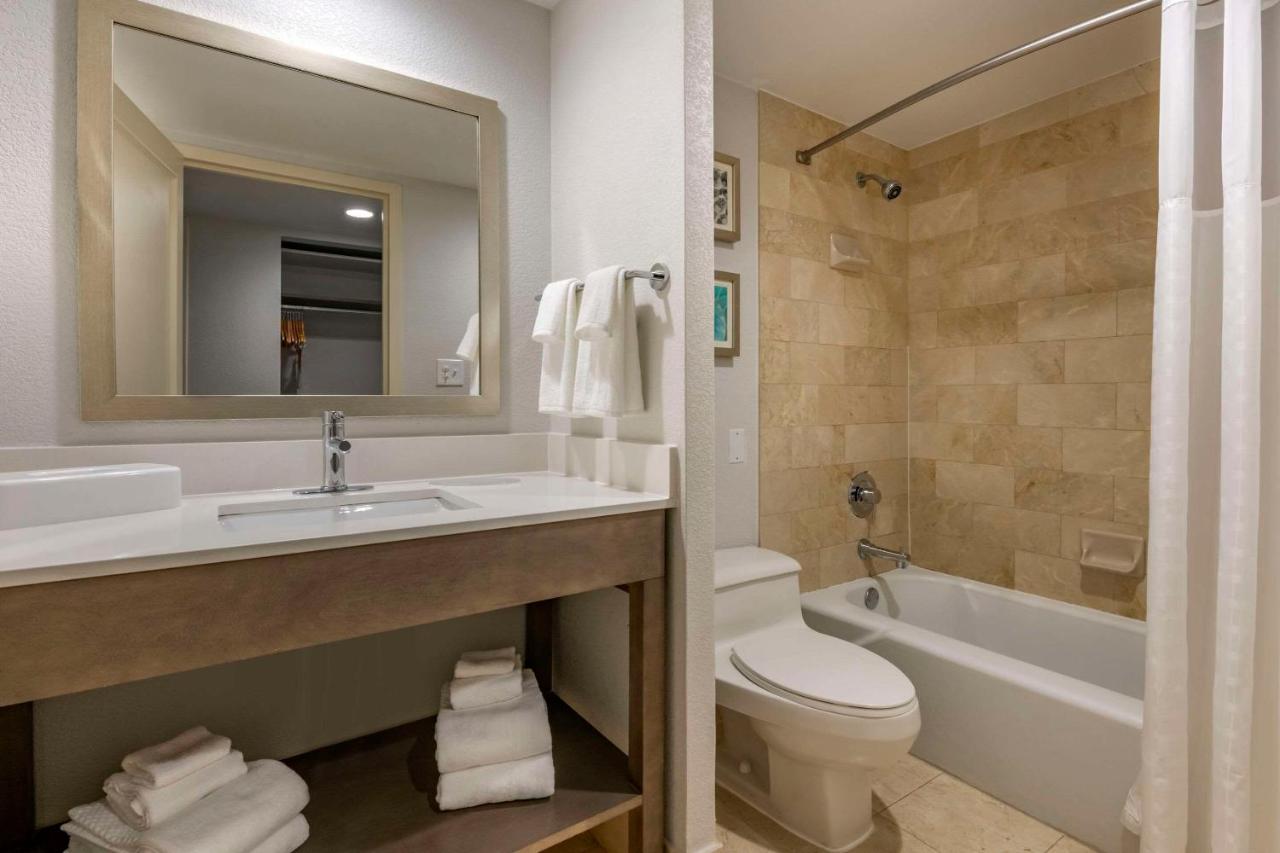 Queen Room with Two Queen Beds - Non-Smoking at Comfort Inn & Suites Downtown Brickell - Port of Miami