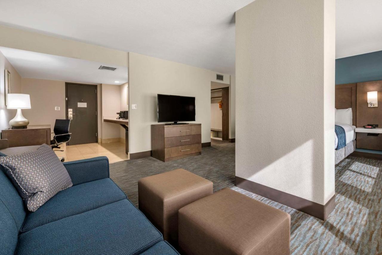 King Room at Comfort Inn & Suites Downtown Brickell - Port of Miami