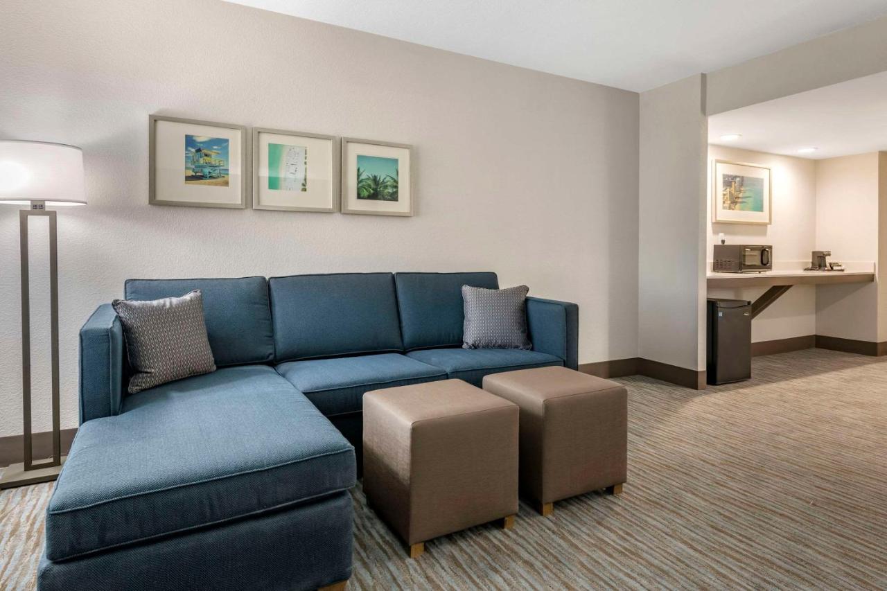 Queen Suite with Two Queen Beds - Non-Smoking at Comfort Inn & Suites Downtown Brickell - Port of Miami