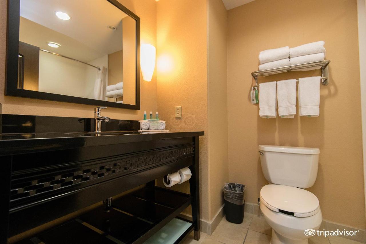 Queen Suite with Two Queen Beds and Sofa Bed - Non Smoking at Comfort Inn & Suites Dallas Medical - Market Center