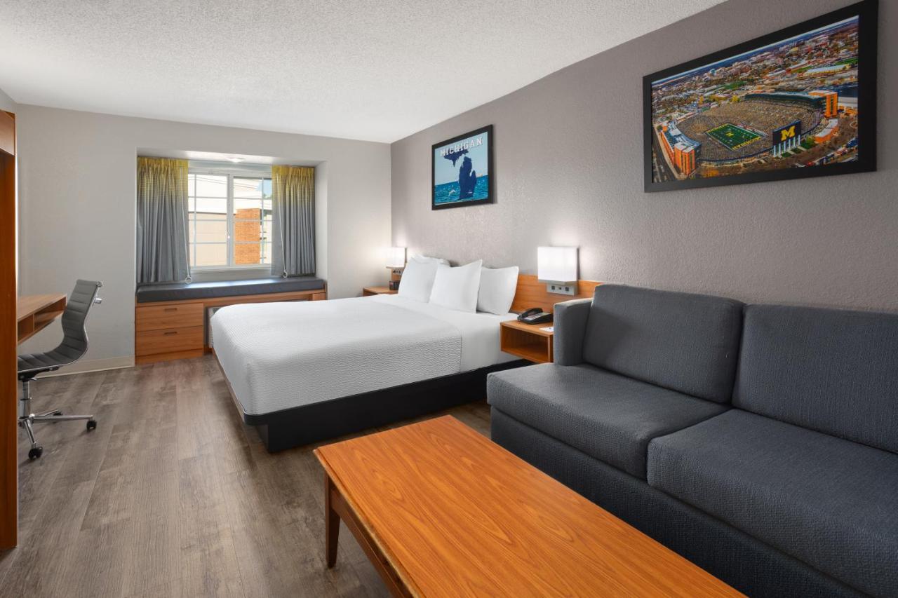 King Studio Suite - Mobility Access/Non-Smoking at Microtel Inn & Suites by Wyndham Ann Arbor
