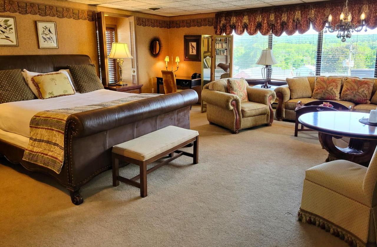 | Altland House Inn & Suites