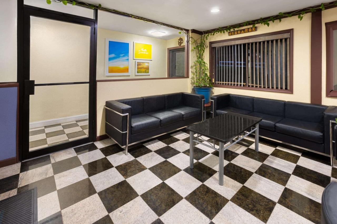 | Days Inn by Wyndham Wurtsboro