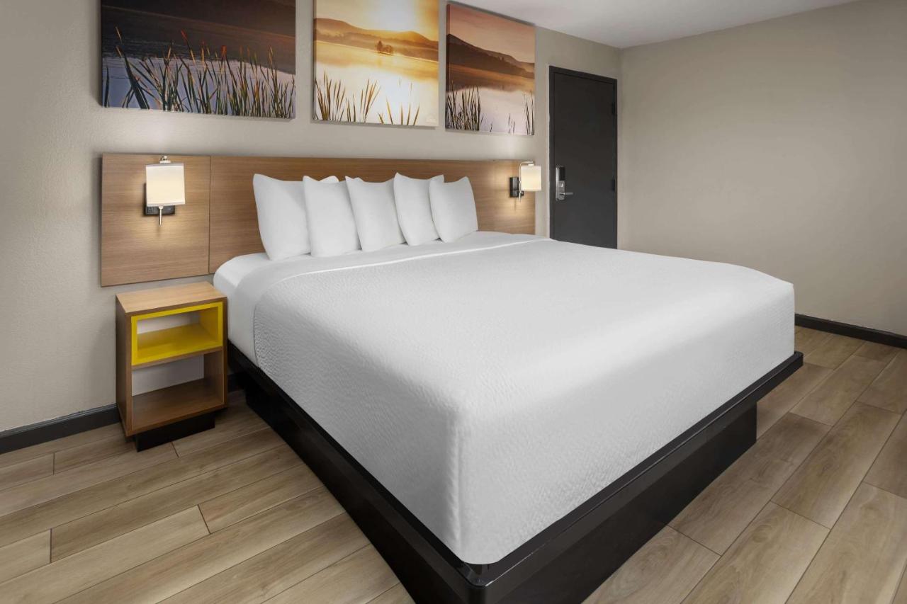 | Days Inn by Wyndham Wurtsboro