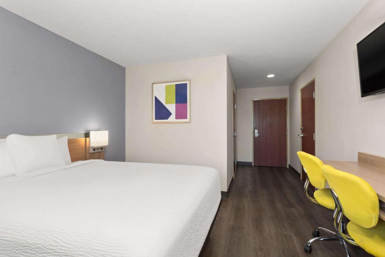 King Suite - Non-Smoking at Microtel Inn & Suites by Wyndham Panama City