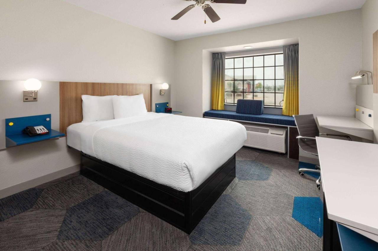 Queen Room - Disability Access/Non-Smoking at Microtel Inn & Suites by Wyndham Buda Austin South