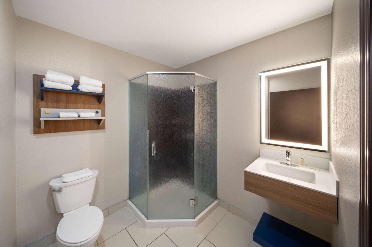 Queen Suite - Non-Smoking at Microtel Inn & Suites by Wyndham Buda Austin South