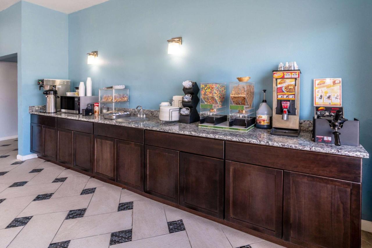 | Days Inn by Wyndham Delta CO