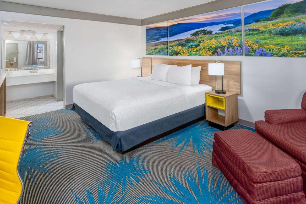 | Days Inn by Wyndham Delta CO