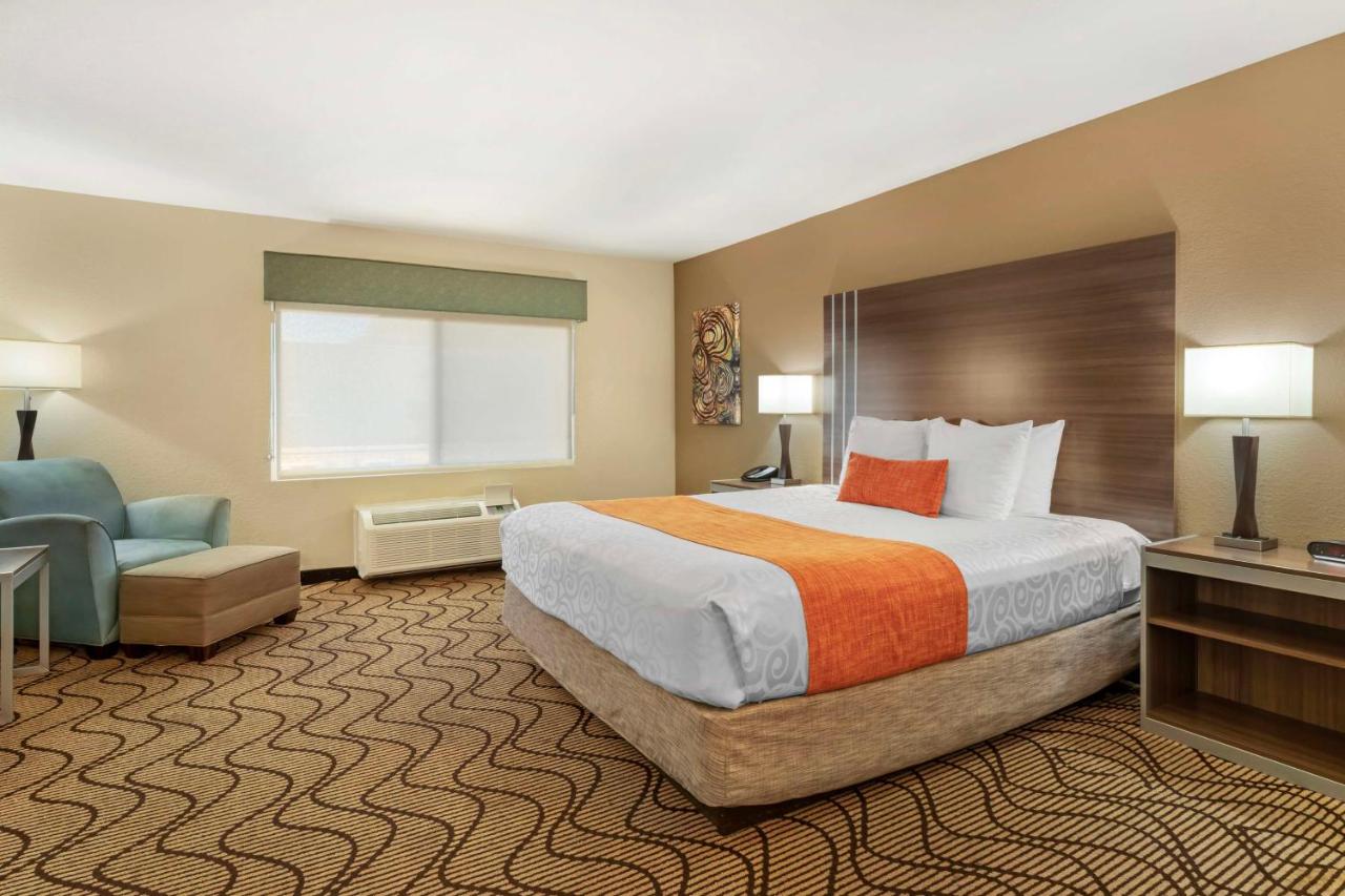 King Room - Mobility Accessible at Best Western Heritage Inn - Chico