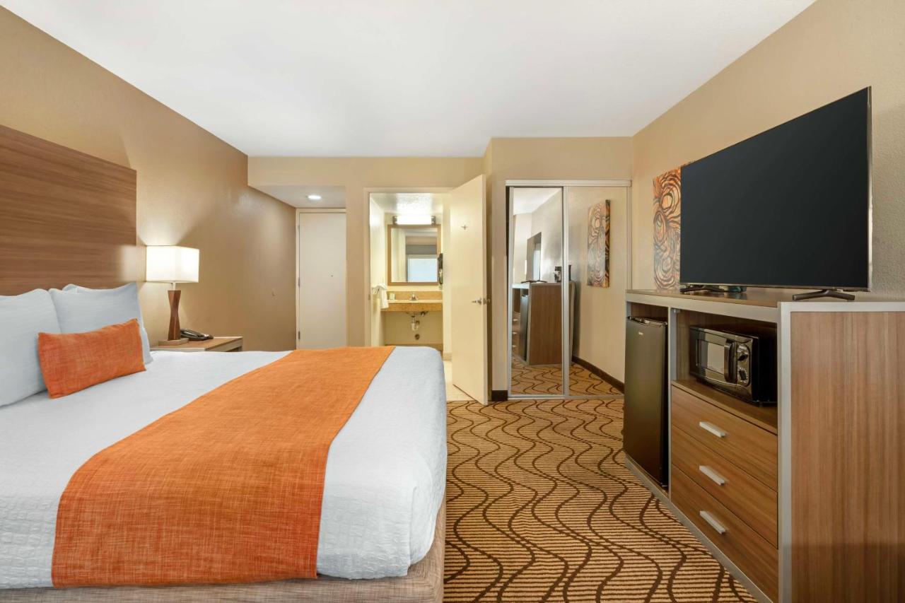 King Room at Best Western Heritage Inn - Chico