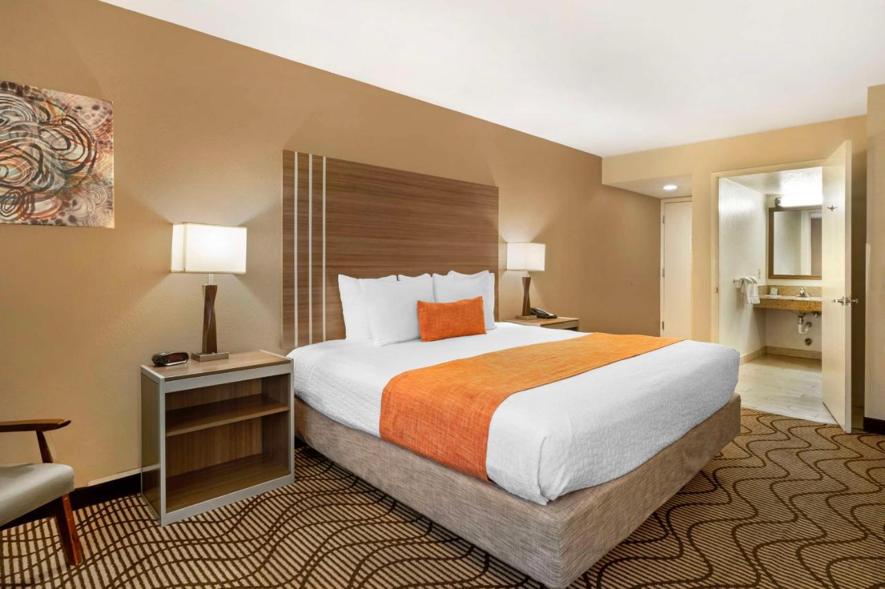 King Room at Best Western Heritage Inn - Chico