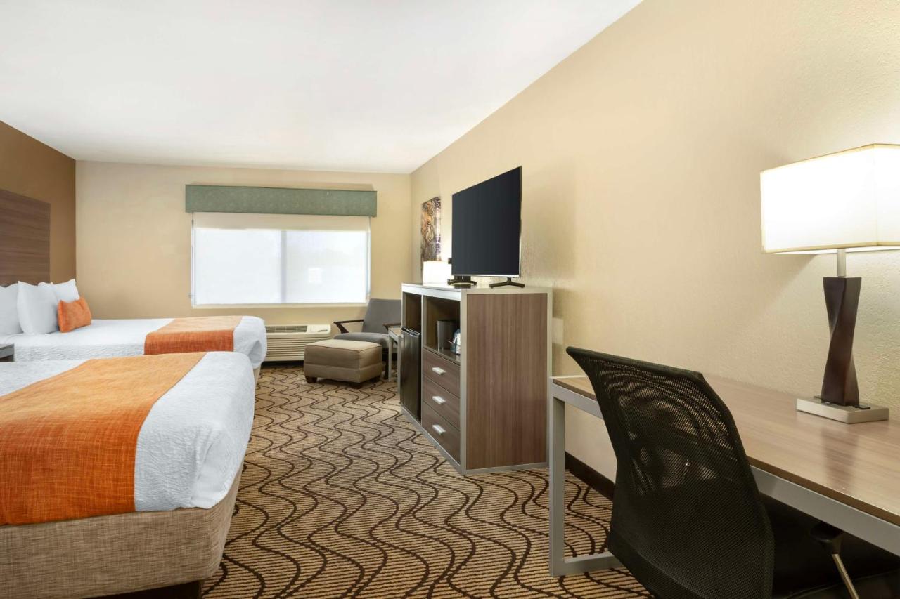 King Room with Two King Beds - Non-Smoking at Best Western Heritage Inn - Chico