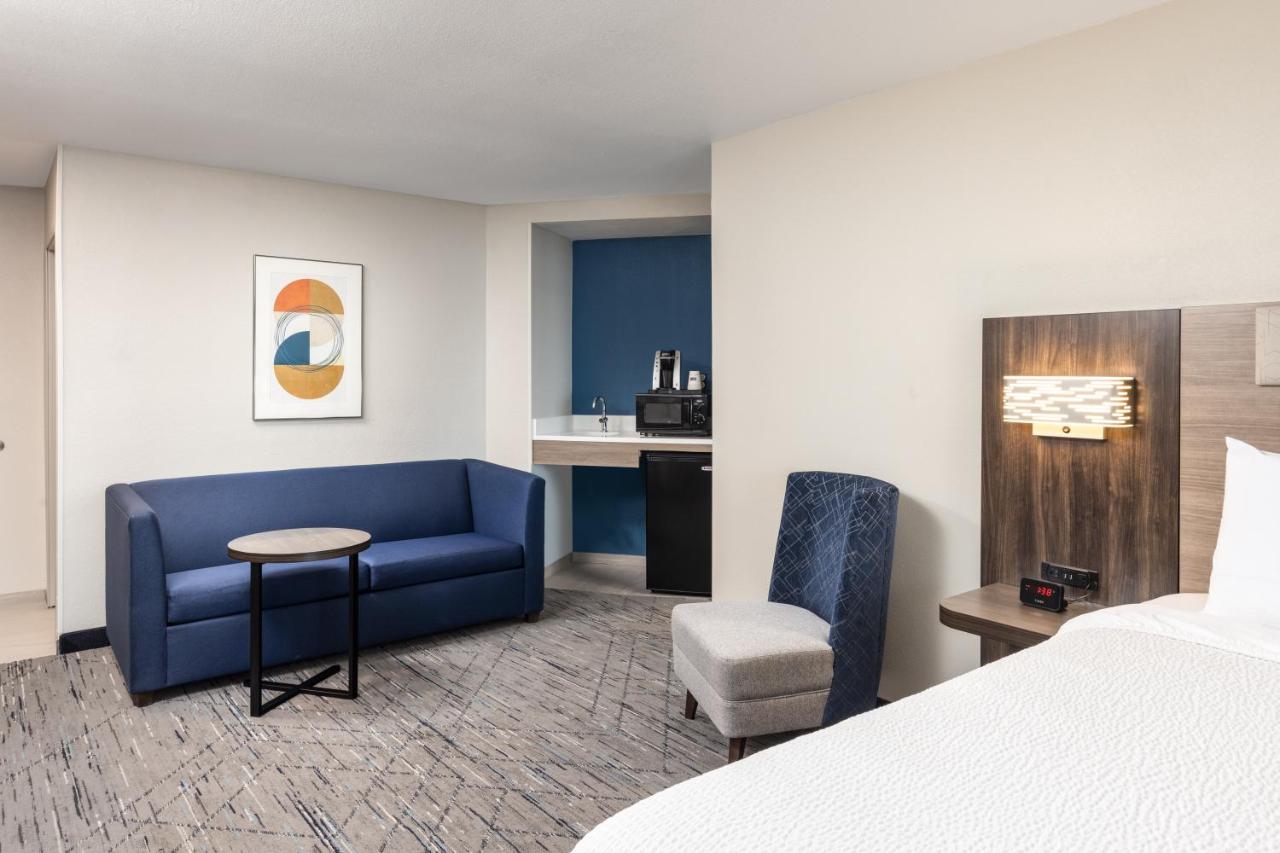 | Holiday Inn Express Portland South - Lake Oswego, an IHG Hotel