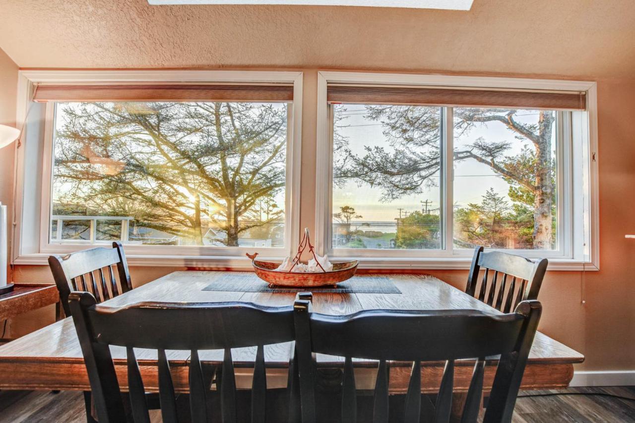 Ocean View 2 room/loft condominium - 1.5 miles south of The Waves at The Waves