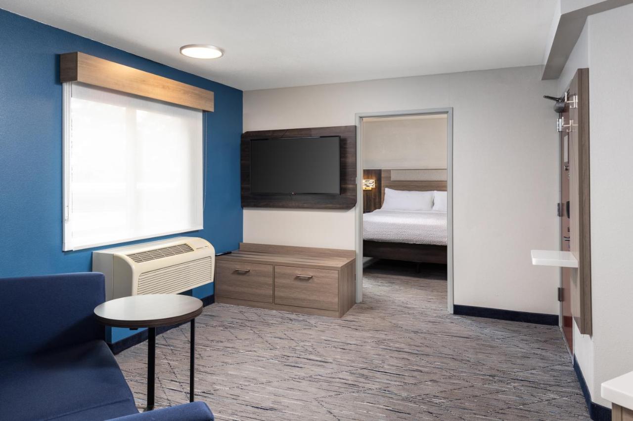 | Holiday Inn Express Portland South - Lake Oswego, an IHG Hotel