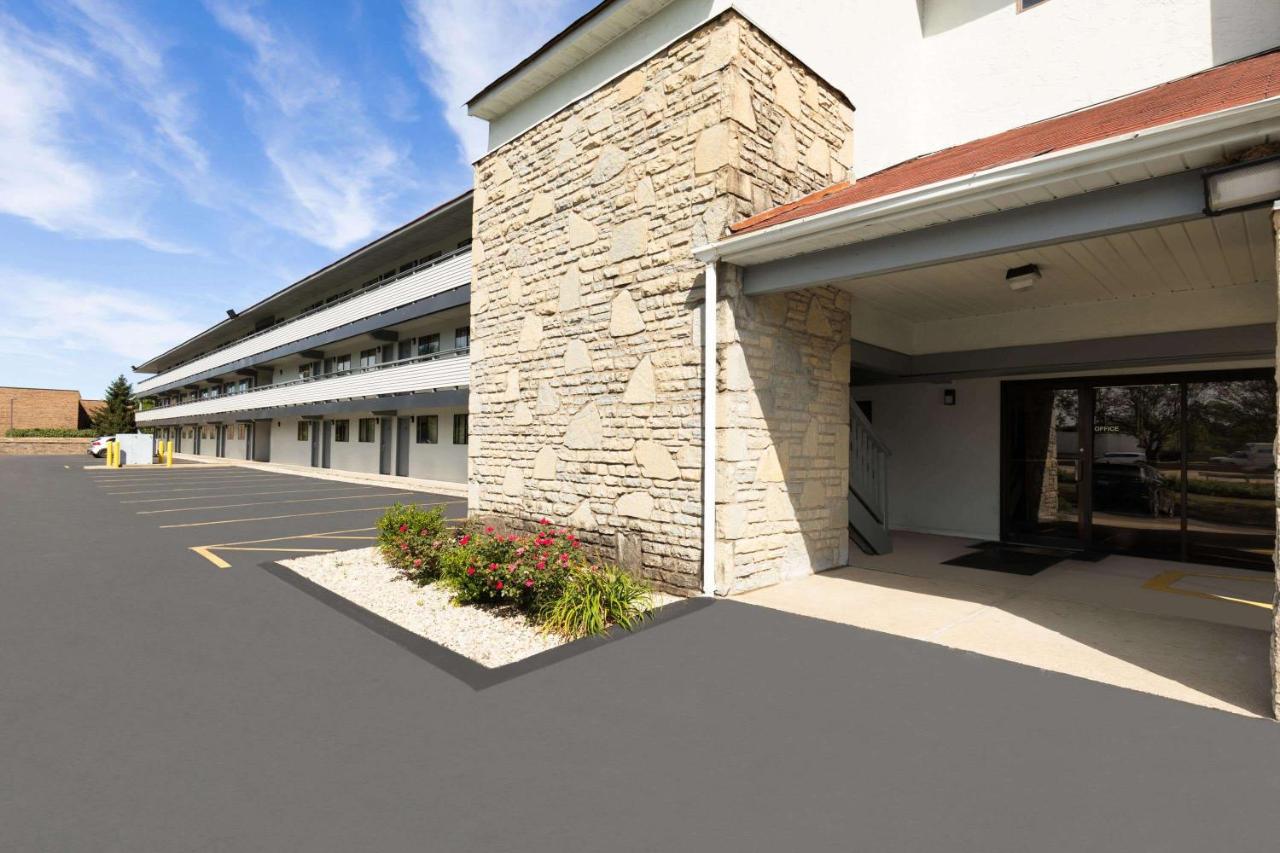 | Super 8 by Wyndham Fort Mitchell Cincinnati Area