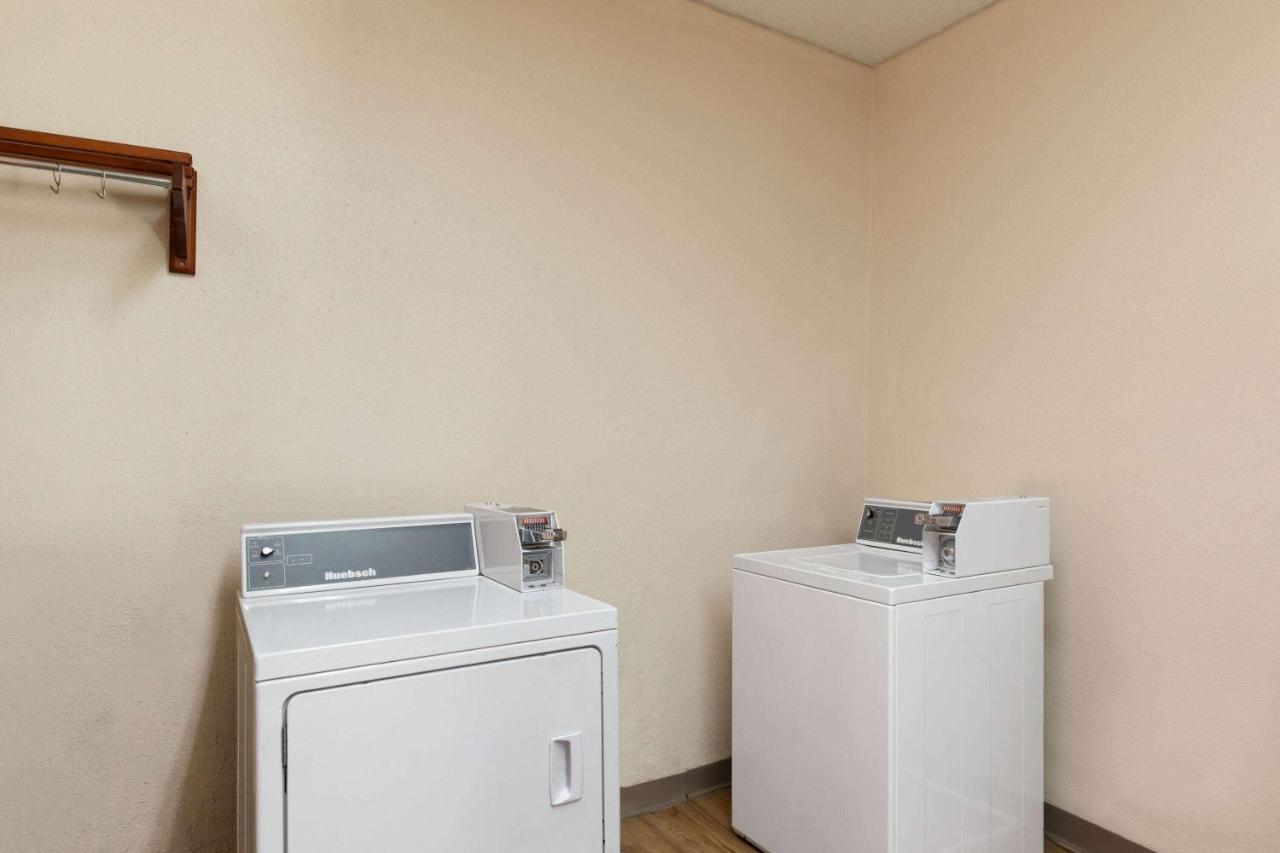 | Super 8 by Wyndham Fort Mitchell Cincinnati Area