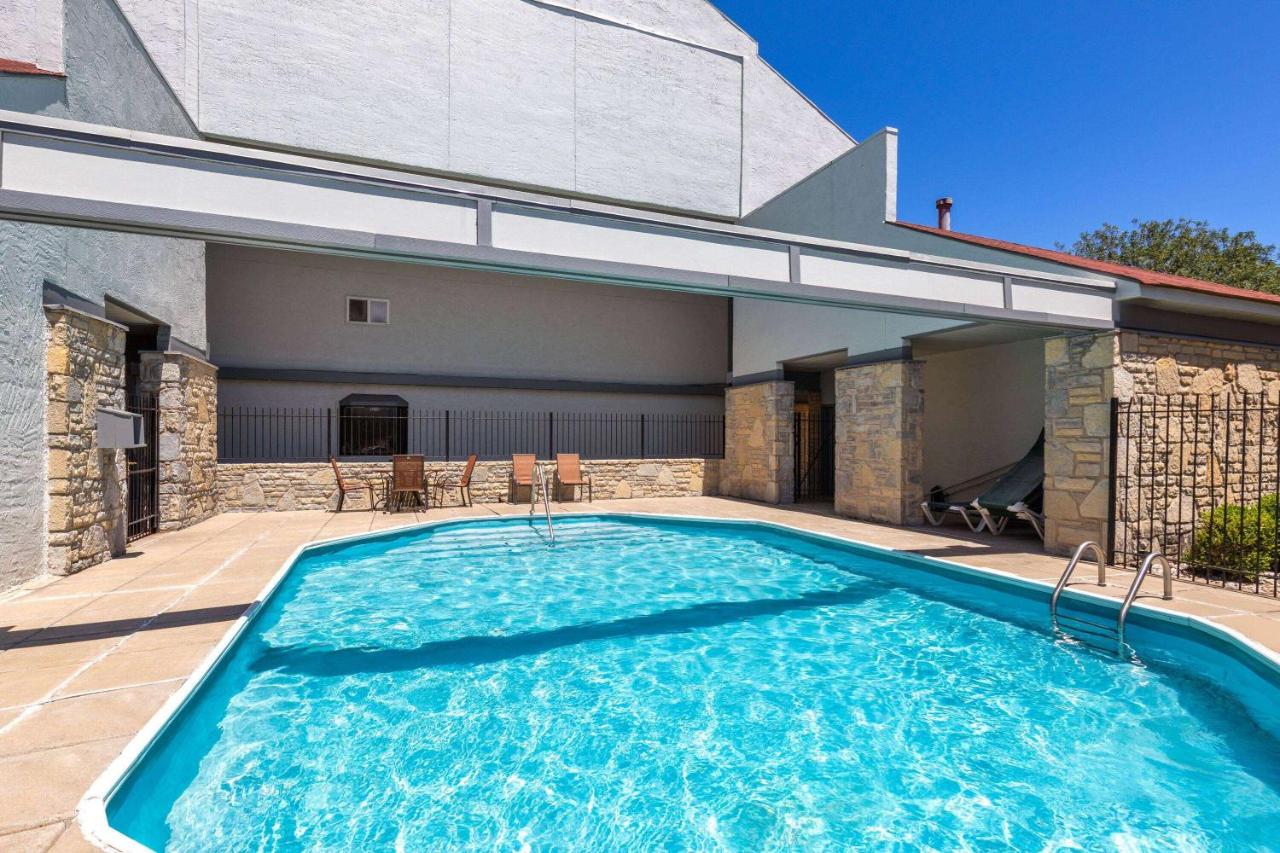 | Super 8 by Wyndham Fort Mitchell Cincinnati Area