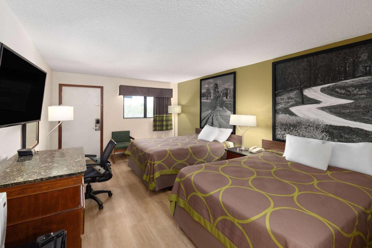 | Super 8 by Wyndham Fort Mitchell Cincinnati Area