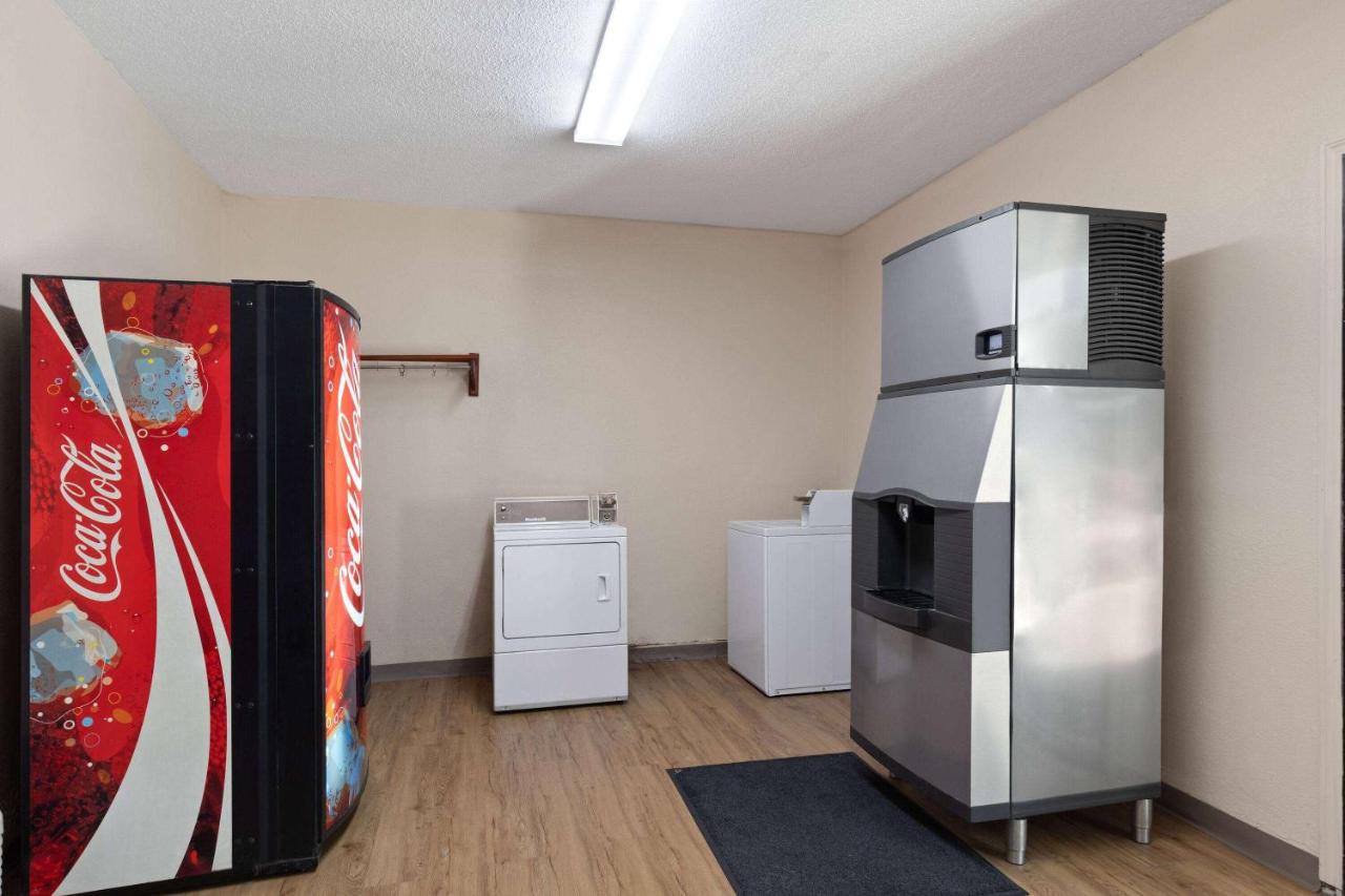 | Super 8 by Wyndham Fort Mitchell Cincinnati Area