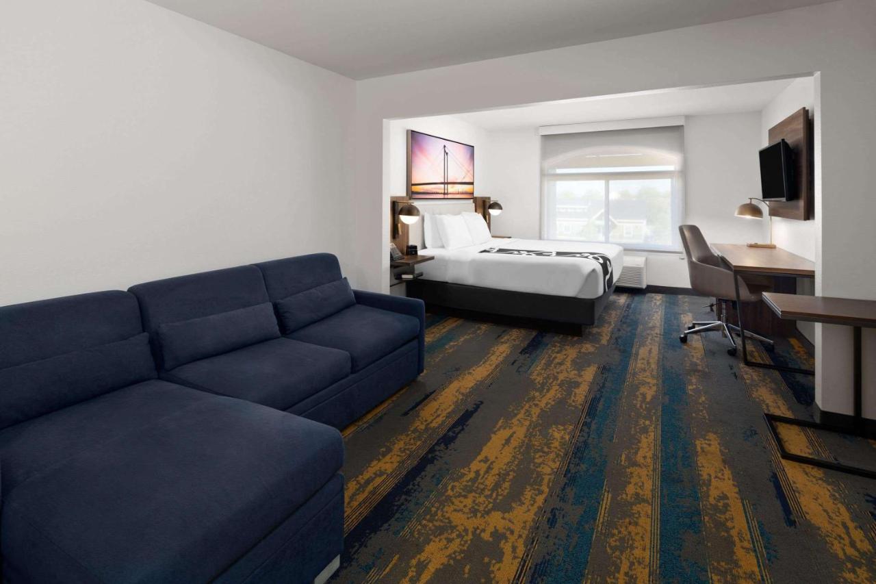 Deluxe King Room - Non-Smoking at La Quinta Inn & Suites by Wyndham Kennewick