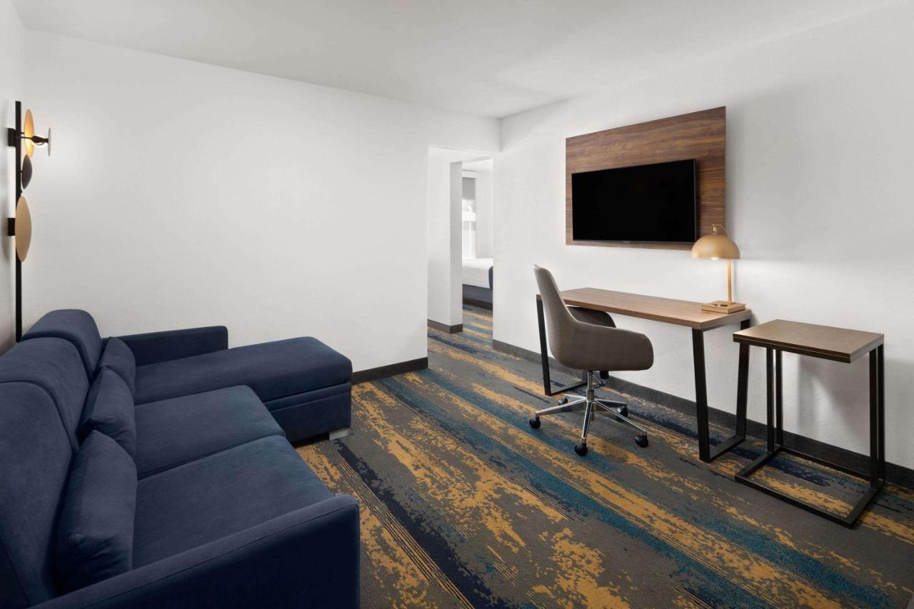 King Suite - Non-Smoking at La Quinta Inn & Suites by Wyndham Kennewick