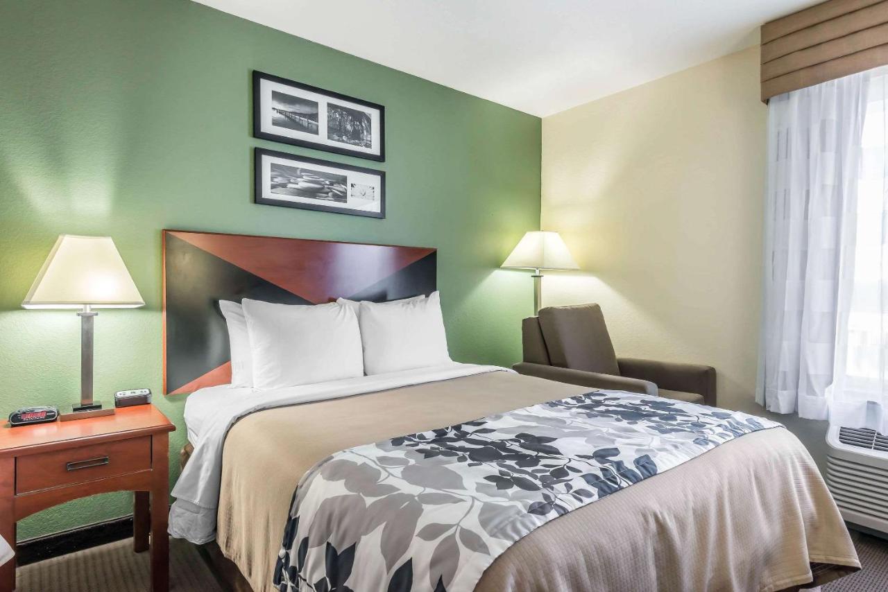 Queen Room with Two Queen Beds - Non-Smoking at Sleep Inn & Suites University/Shands