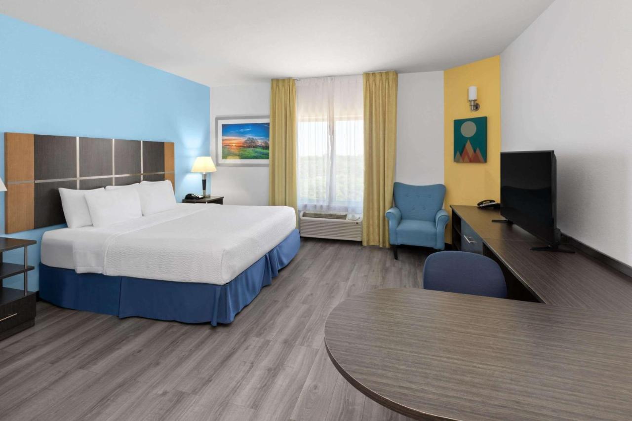 King Room - Non-Smoking at Days Inn & Suites by Wyndham Lubbock Medical Center