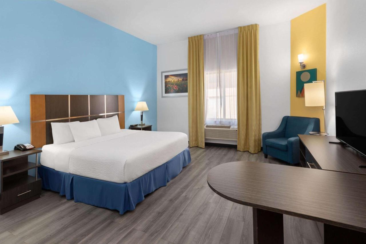 King Room - Non-Smoking at Days Inn & Suites by Wyndham Lubbock Medical Center