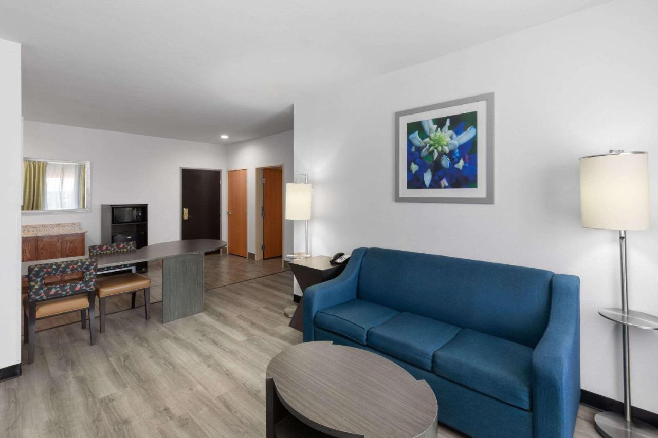 King Studio Suite - Non-Smoking at Days Inn & Suites by Wyndham Lubbock Medical Center
