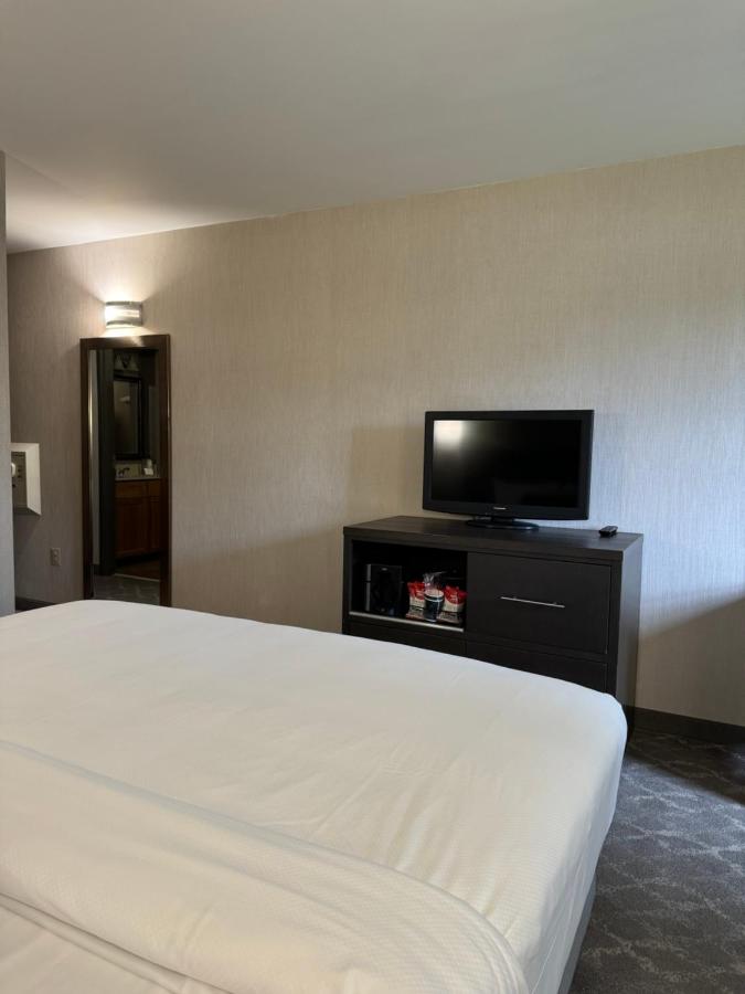 Normandy Farm Hotel and Conference Center