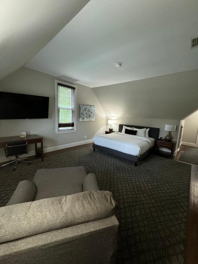 Normandy Farm Hotel and Conference Center