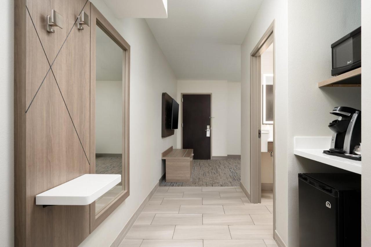 Two-Queen Executive Suite at Holiday Inn Express & Suites Newport S by IHG
