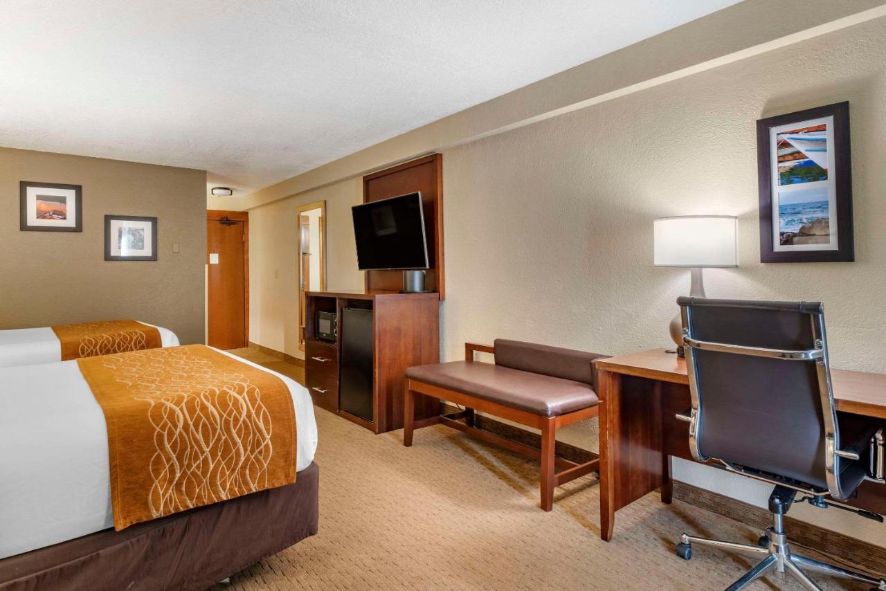 Queen Room with Two Queen Beds - Non-Smoking at Comfort Inn & Suites Lincoln City