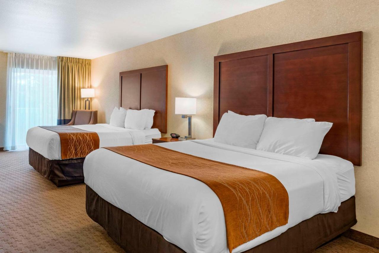 Standard Queen Room with Two Queen Beds - Non-Smoking at Comfort Inn & Suites Lincoln City