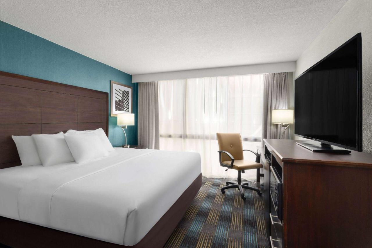 King Room - Disability Access at Wingate by Wyndham Kansas City