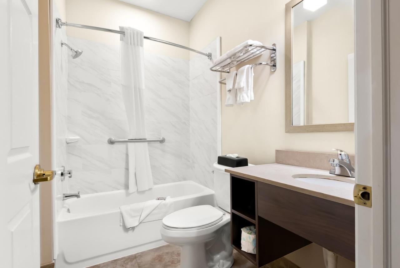 Two Bedroom King Suite with Two King Beds at Best Western Palmyra Inn & Suites
