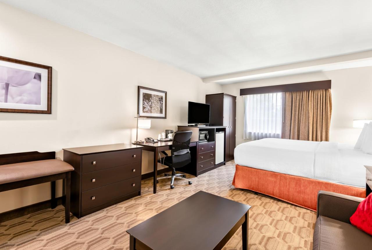 King Suite - Non-Smoking at Best Western Palmyra Inn & Suites