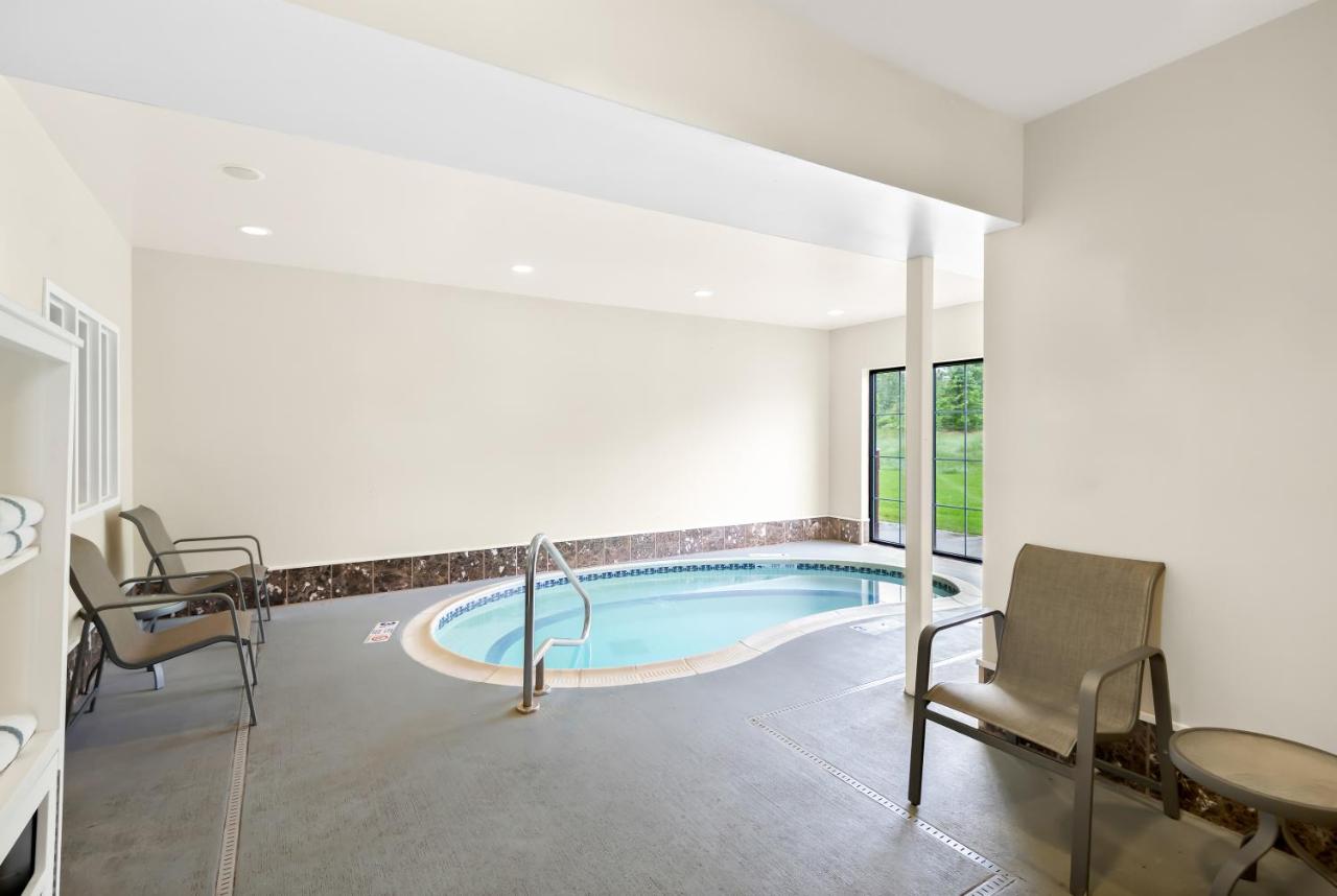 | Best Western Palmyra Inn & Suites