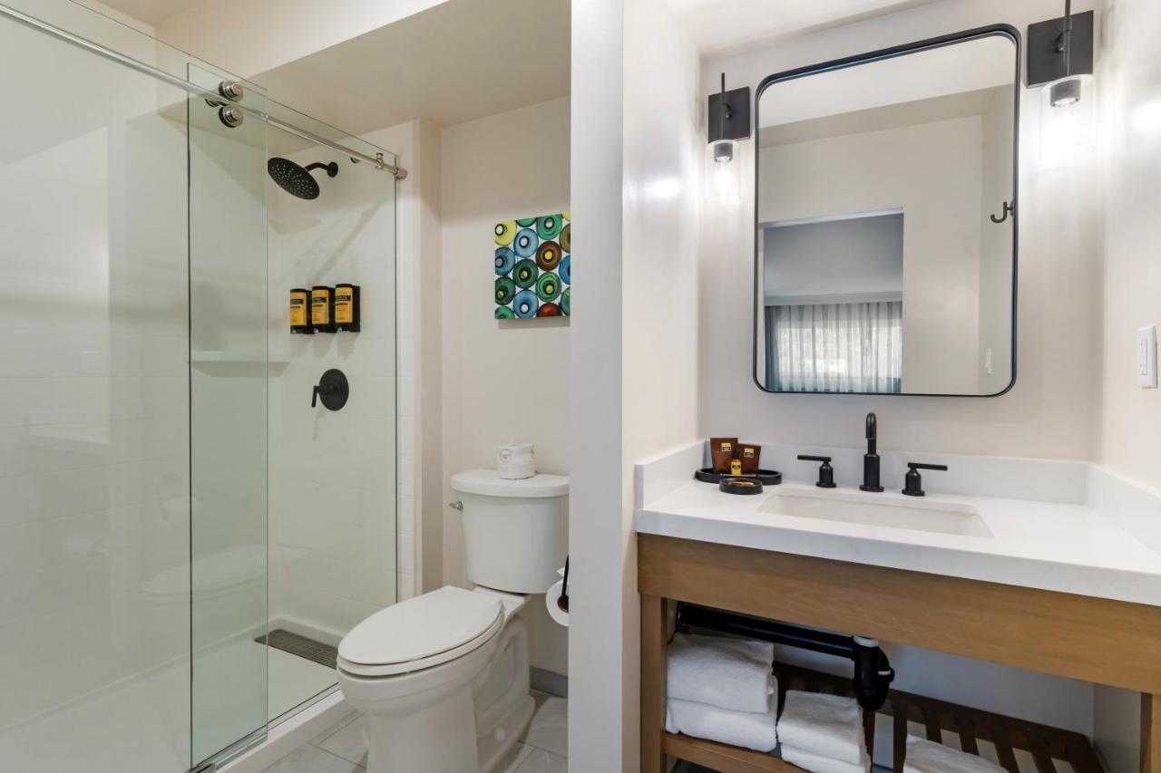 | Best Western Plus Inn At The Vines